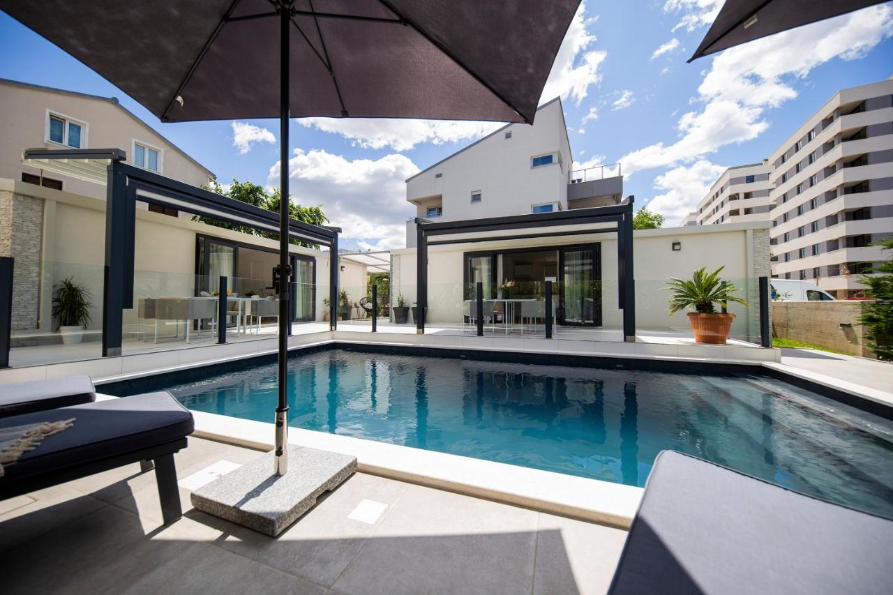 First Apartment Zadar Exterior photo