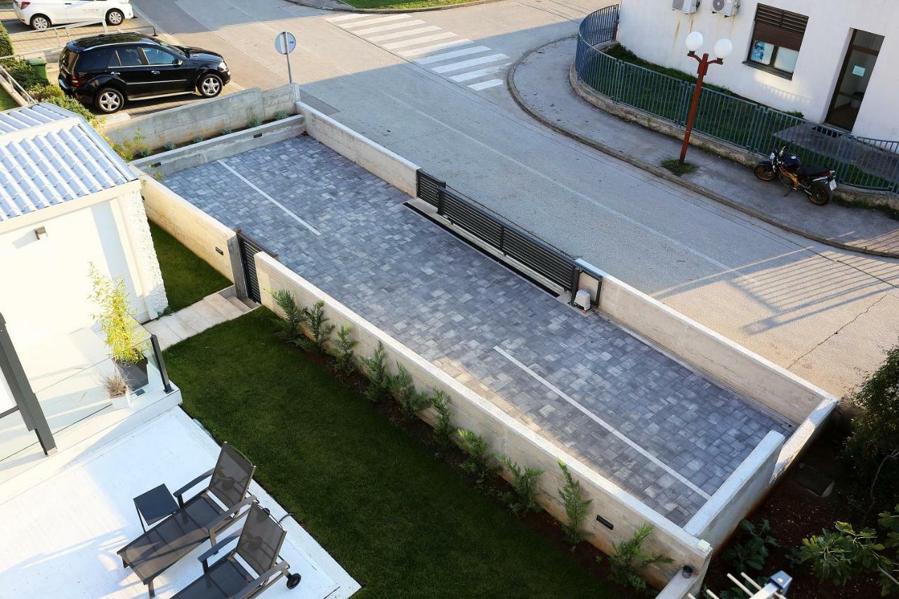 First Apartment Zadar Exterior photo