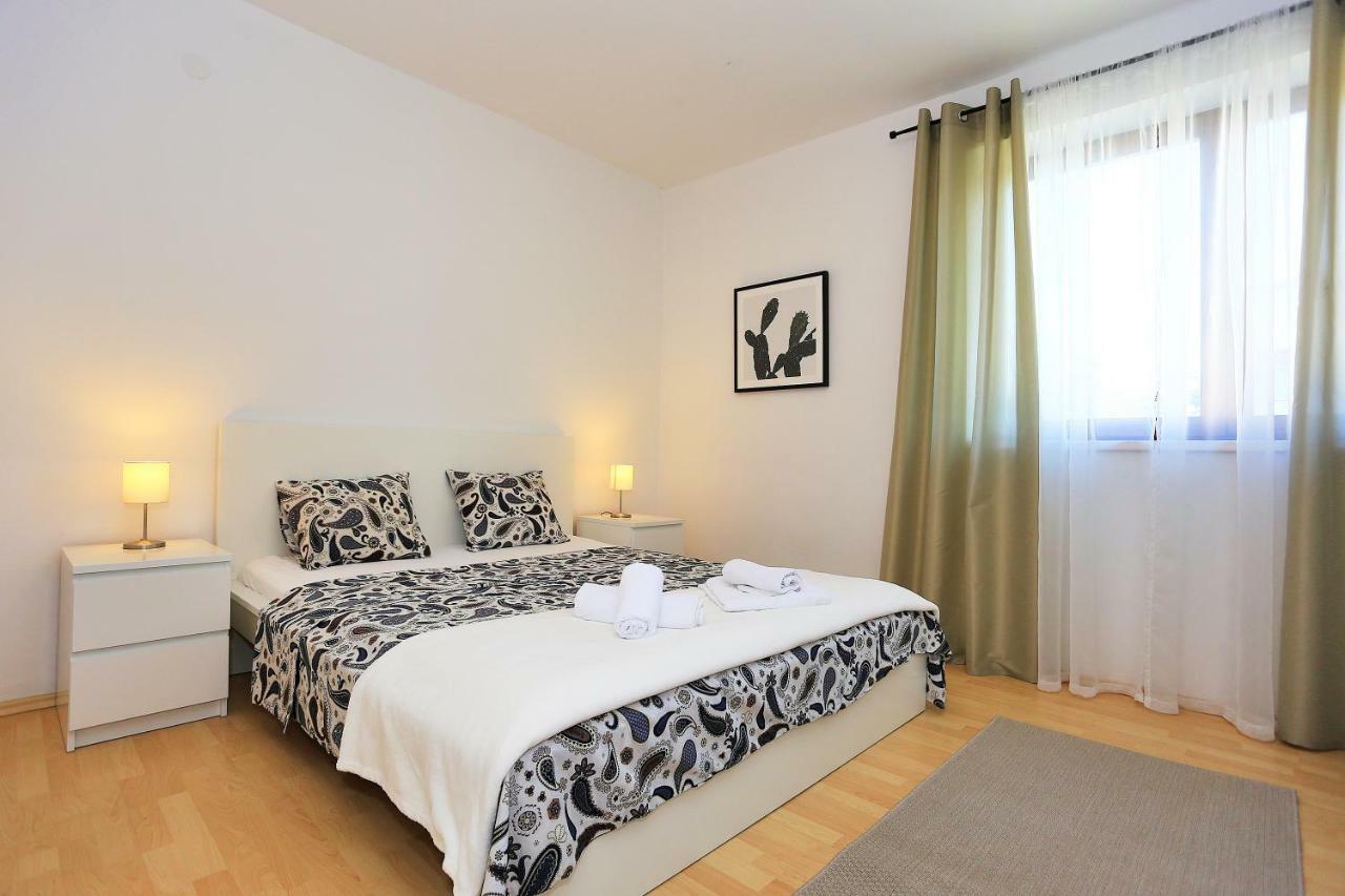 First Apartment Zadar Exterior photo